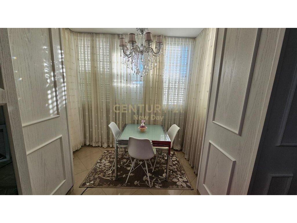 Apartament 2+1+2T Me Qira te Ish Rajoni Durrës - 600€ | 86 m²