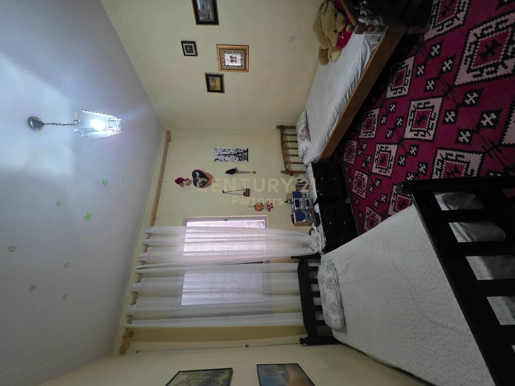 Shitet Apartament 2+1 i Mobiluar – Vasil Shanto, Kati i 6-të, 126,000 €