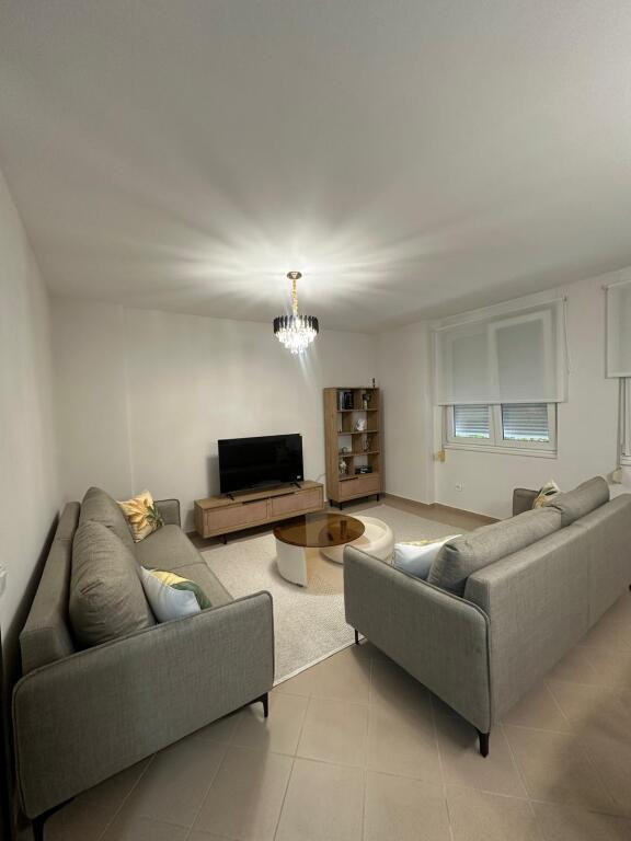 🏠 Apartament 2+1+2 për qira – 800 € / muaj Ish parku autobuzave