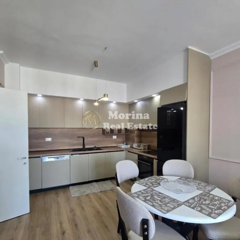 Affitto, Appartamento 2+1+Balcone, ad Astir, presso ”Vila L 2021”, 650 euro/mese