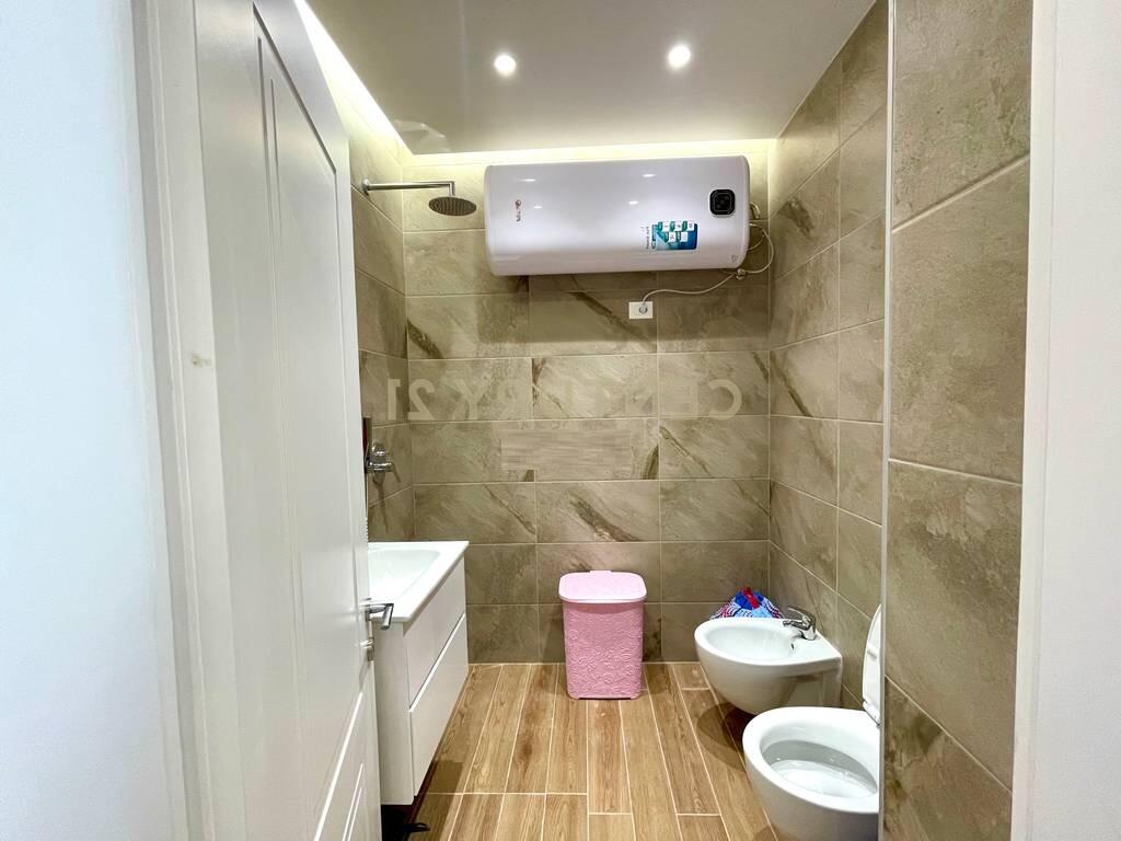 APARTAMENT ME QIRA 2+1+2 TE KOPSHTI BOTANIK
