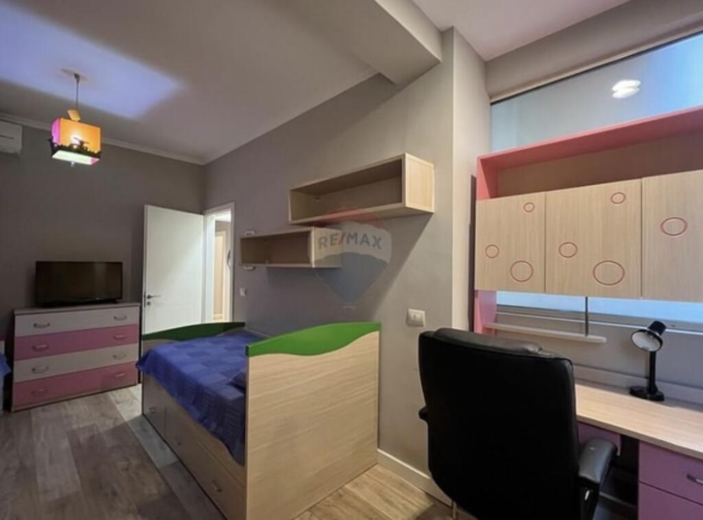 Apartament 2+1 me Qira në Myslym Shyr, Tiranë