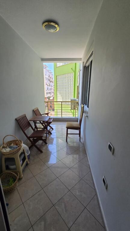 Ish-Blloku Shitet Apartament 2+1+2