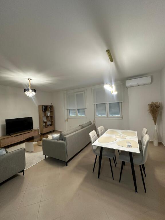 🏠 Apartament 2+1+2 për qira – 800 € / muaj Ish parku autobuzave
