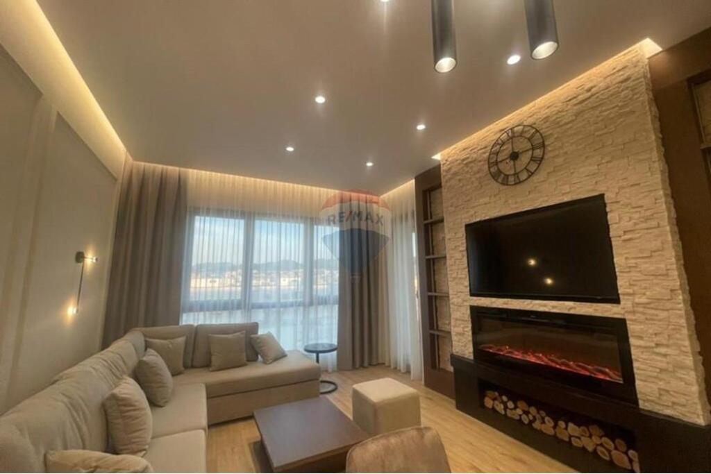 Apartment 1+1 for rent at 21-Dhjetori!