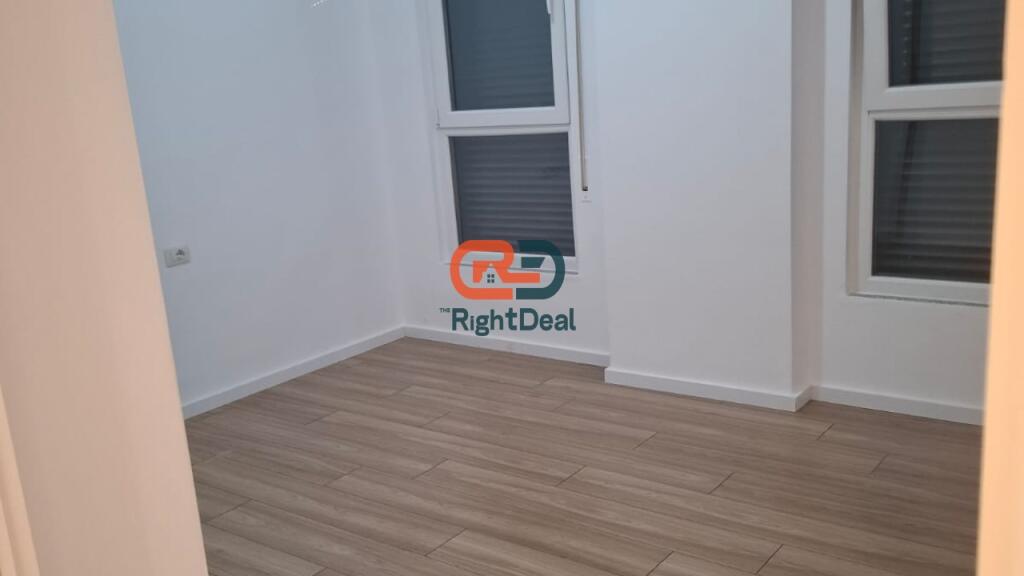 Ne Paskuqan, Jepet me Qira Apartament 2+1+Parkim Me Pamje Nga Tirana!