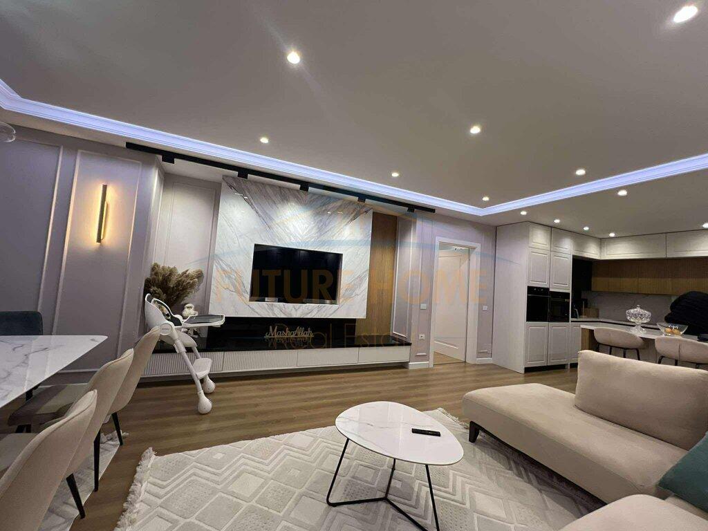Shitet , Apartament 3+1+2 , Unaza e Re