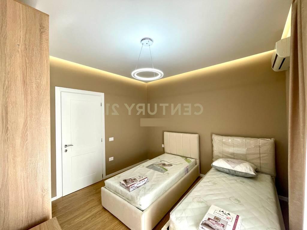 APARTAMENT ME QIRA 2+1+2 TE KOPSHTI BOTANIK