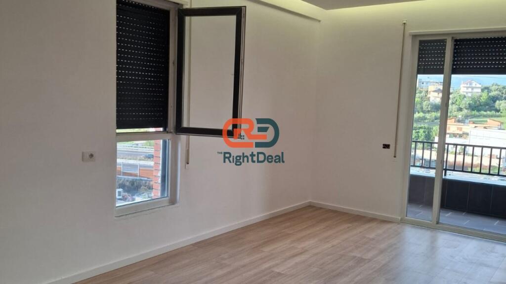 Ne Paskuqan, Jepet me Qira Apartament 2+1+Parkim Me Pamje Nga Tirana!