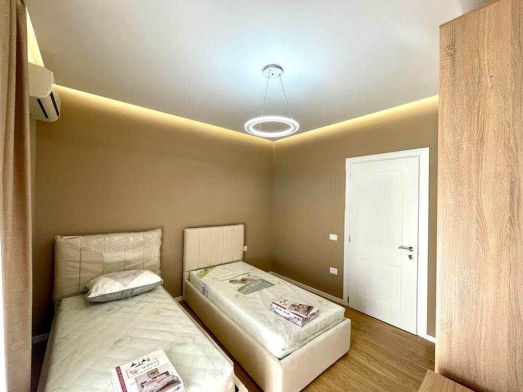 Jepet me Qira Apartament 2+1+2 – Pranë Kopshtit Botanik, 800 €/muaj