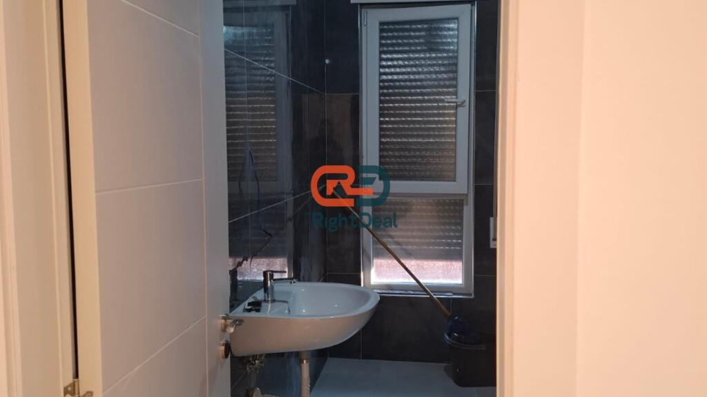 Ne Paskuqan, Jepet me Qira Apartament 2+1+Parkim Me Pamje Nga Tirana!