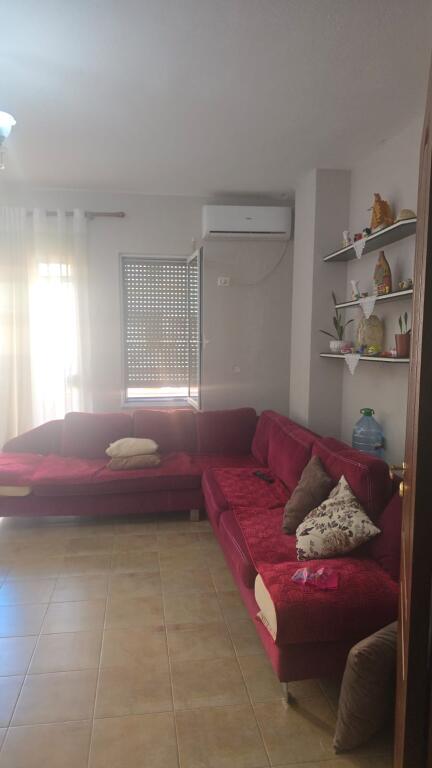 Shitet Apartament ne Golem