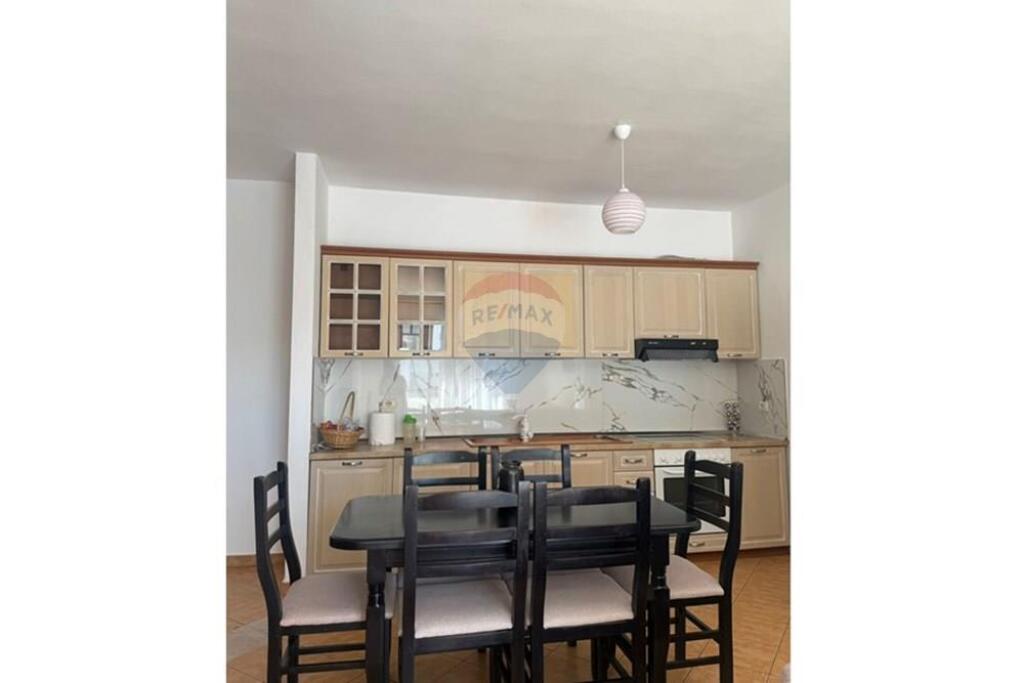 Apartament 2+1 me qera ne Astir