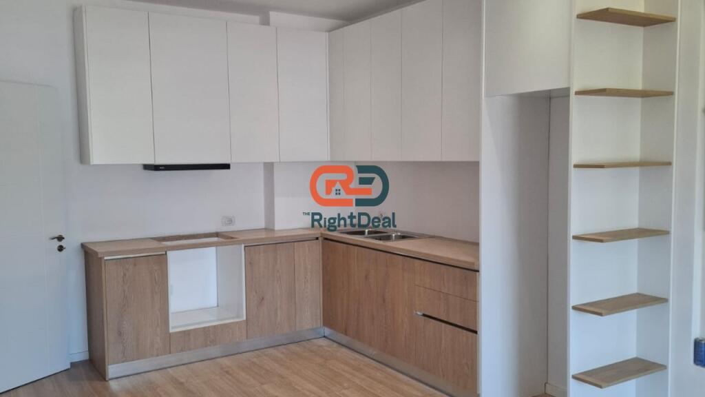 Ne Paskuqan, Jepet me Qira Apartament 2+1+Parkim Me Pamje Nga Tirana!