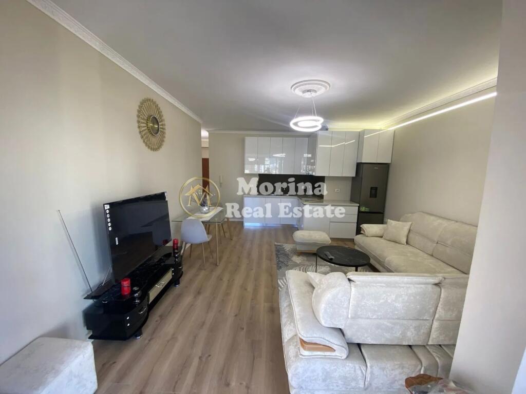 Rent Apartment 1+1, at the Train Station, 650 Euro