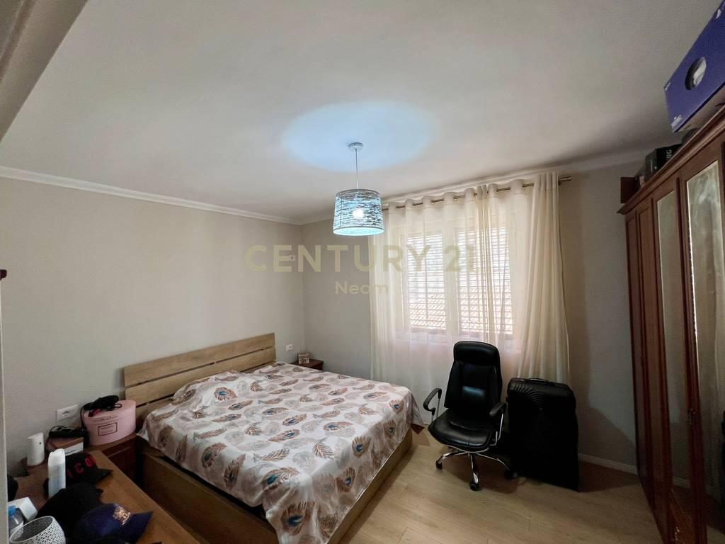 🌇 Functional apartment with 3 rooms and parking, near Shtraus Square!