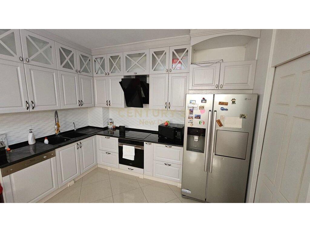 Apartament 2+1+2T Me Qira te Ish Rajoni Durrës - 600€ | 86 m²