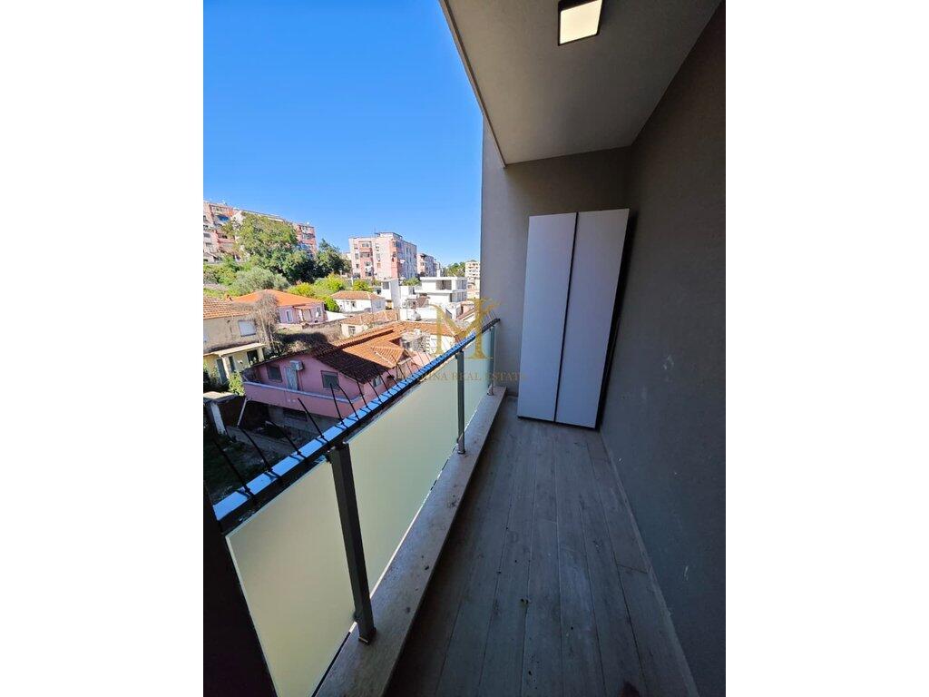 Jepet me qira apartament luksoz 1+1 në zonën Bashkia, Durrës
