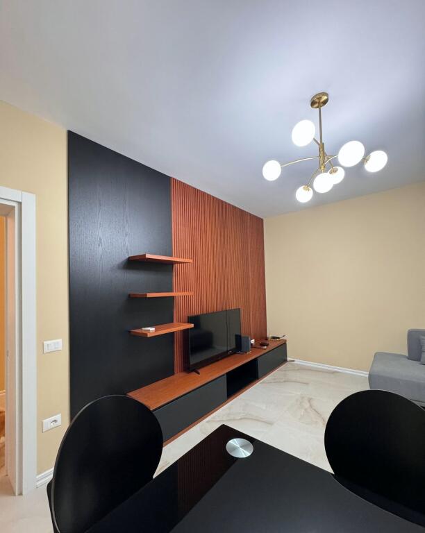 APARTAMENT ME QERA 2+1+2 SAUK 1100 EURO