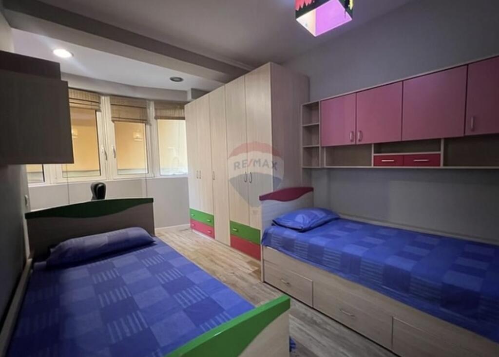 Apartament 2+1 me Qira në Myslym Shyr, Tiranë