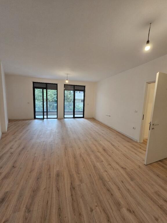 Apartament 2+1+2 tualete, Kopshti zologjik!