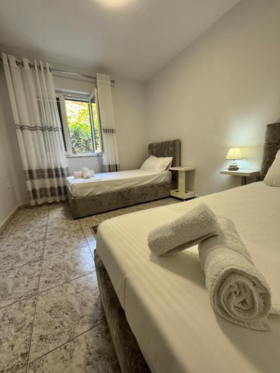 Apartament 2+1+2+ ballkon per Qira ne Qender
