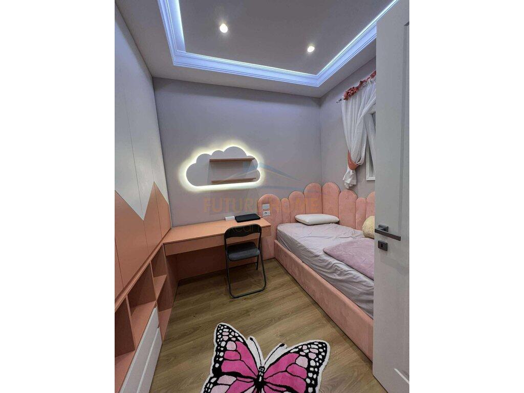 Shitet , Apartament 3+1+2 , Unaza e Re