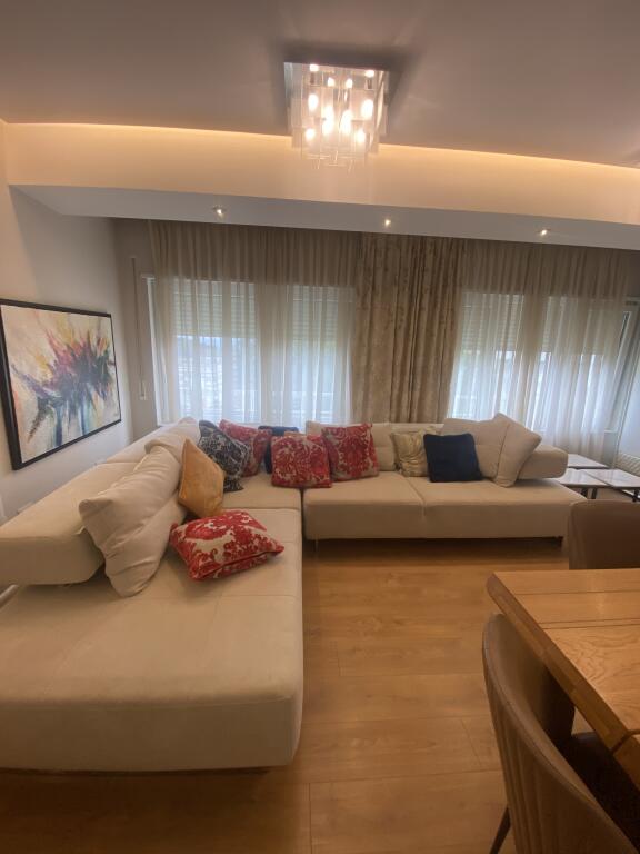 2+1,i mobiluar kodra e diellit 2 te british school ,cmimi 750 euro