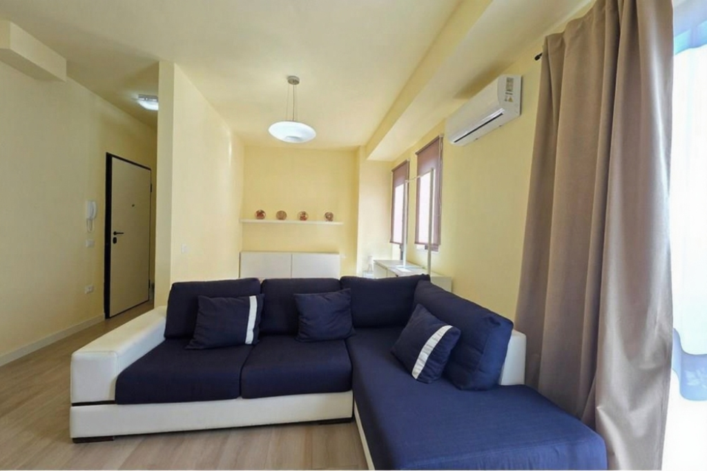 🏡 Garsoniere e Re me Qira – Qendër Tiranë (Zona Myslym Shyri / Rruga e Kavajës)