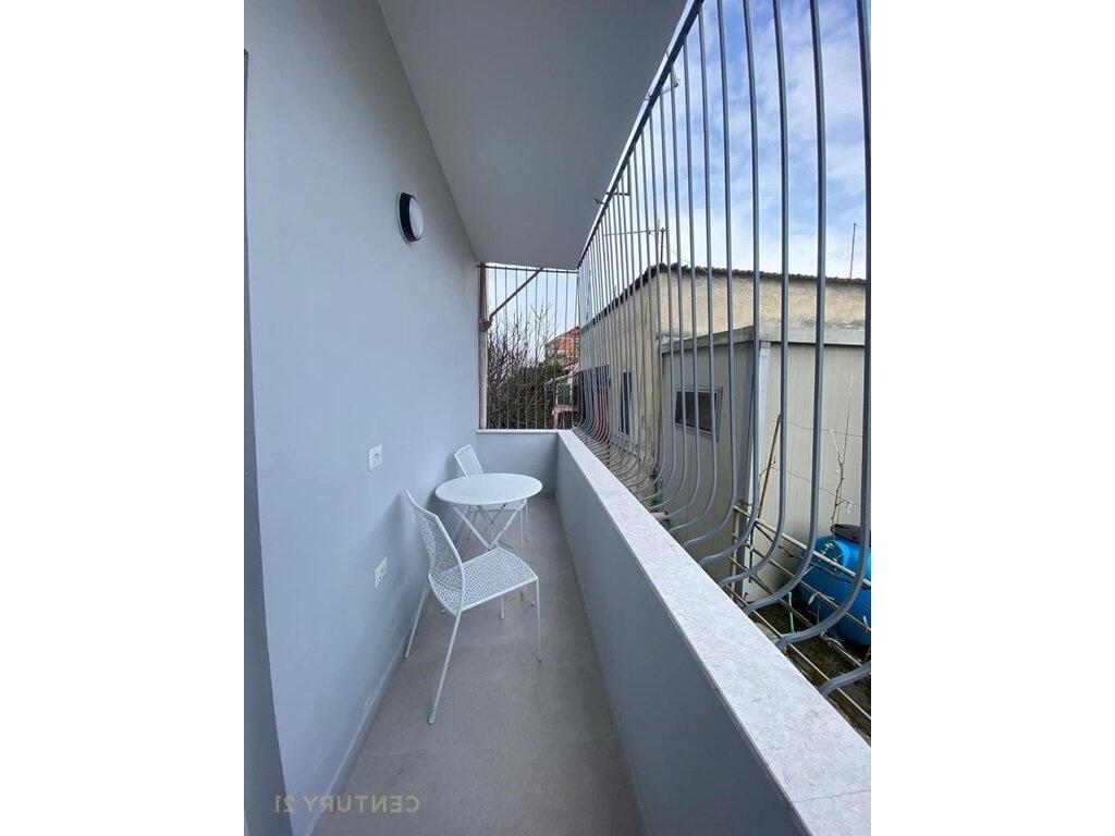 APARTAMENT ME QIRA 2+1 PRANE INXHINIERISE SE NDERTIMIT