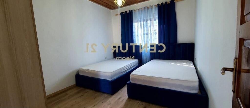 Jepet shtepi private 2+1 tek Rr. Jordan Misja