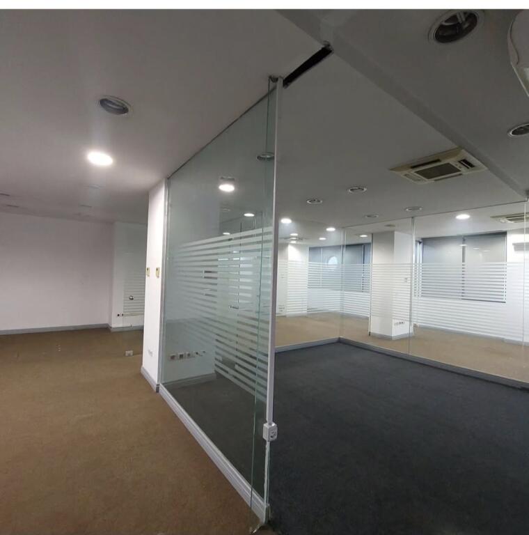 Jepet me qera ambient biznesi ose zyra 265 m²  te Zogu i Zi!