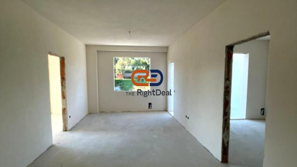 In Paskuqan, Apartment 2+1+2 for Sale, Very Close to the Grand Ring!!