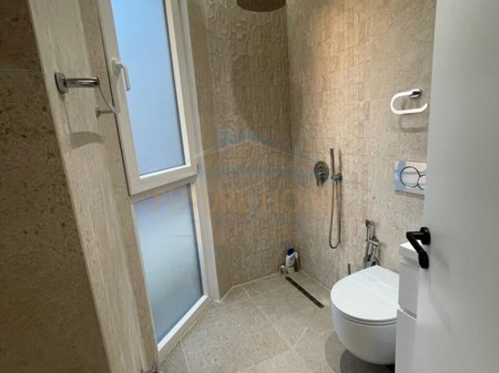 Shitet , Apartament 2+1+2 , Bulevardi Migjeni , Tirane