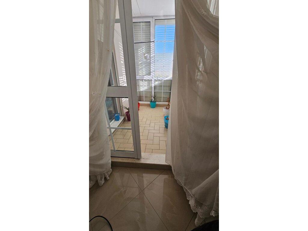 Apartament 2+1+2T Me Qira te Ish Rajoni Durrës - 600€ | 86 m²