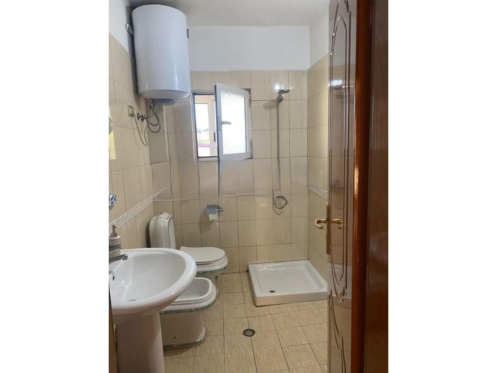 Appartamento 1+1 in Affitto – Vicino alla Scuola "1 Maji", Ali Demi – 420 €/mese