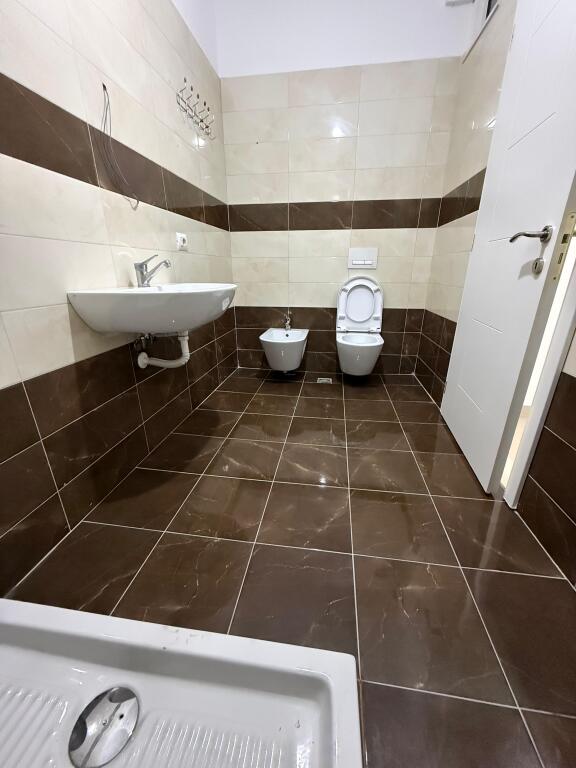 🏡 Apartament për Shitje – 2+1+2 📍 Kinostudio
