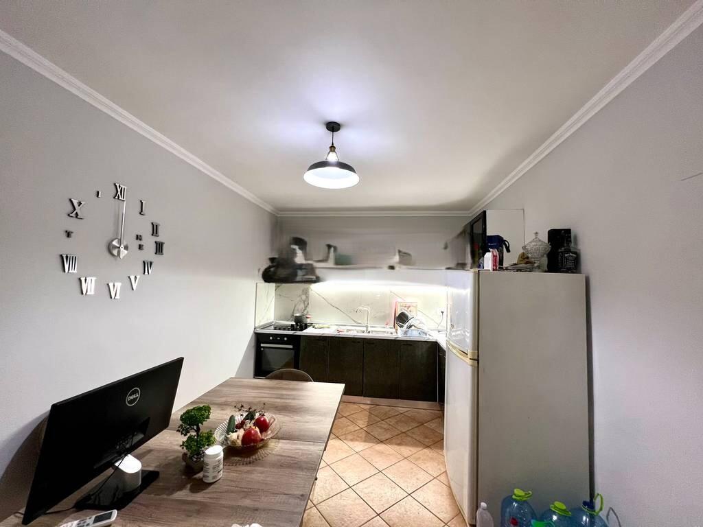 Jepet me Qira Apartament 3+1+2 + Post Parkimi – Super Hapësirë, 800 €/muaj!