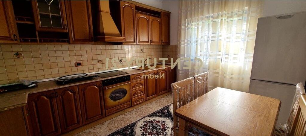 Jepet shtepi private 2+1 tek Rr. Jordan Misja