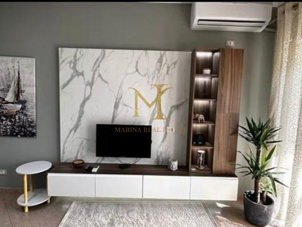 APARTAMENT 1+1 ME QERA AFATGJATE NE SHKEMBIN E KAVAJES !!