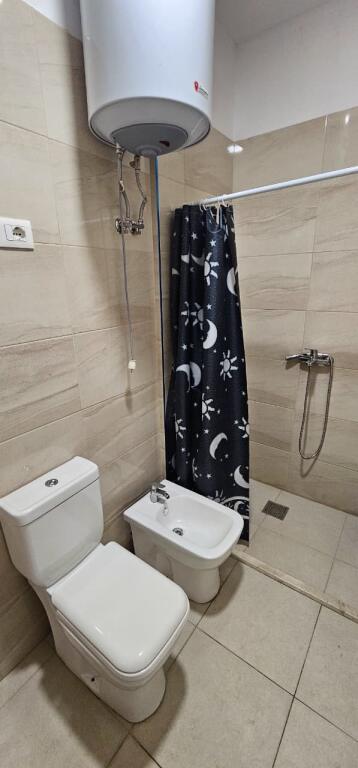 APARTAMENT 3+1 PER QERA TEK SPITALI QSUT