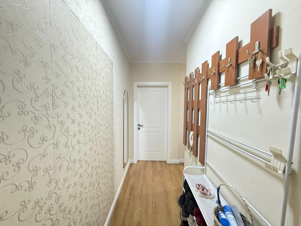 Apartament 2+1 ne shitje,Kryqezimi i Komunes se Parisit