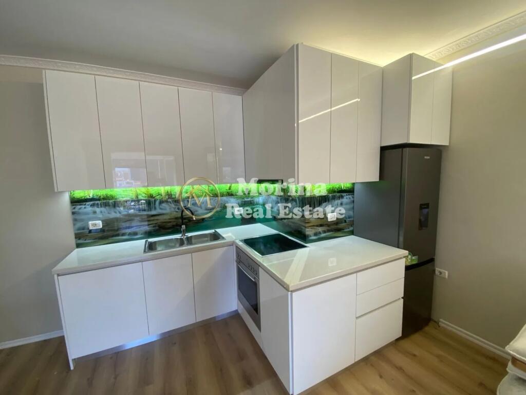 Rent Apartment 1+1, at the Train Station, 650 Euro