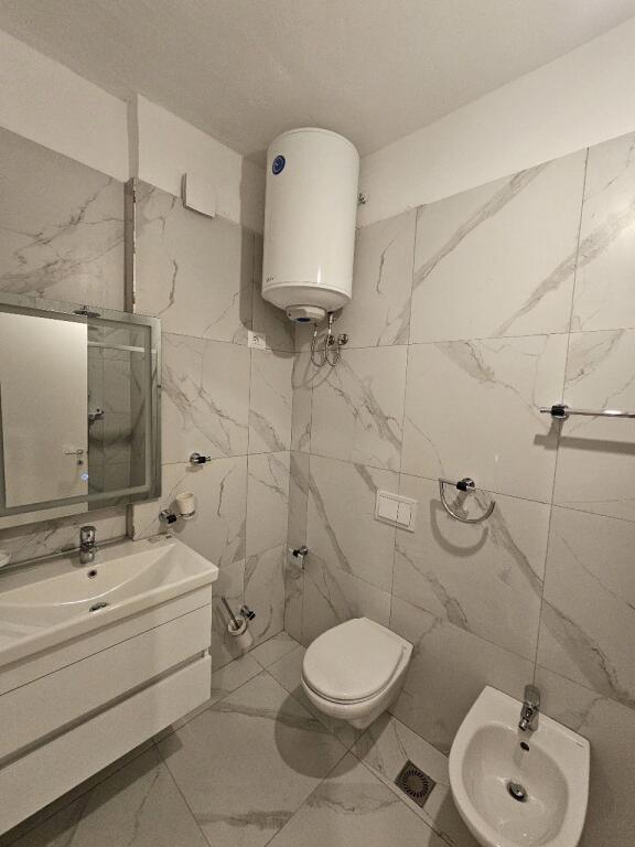 Apartament 2+1+2 tualete, Kopshti zologjik!