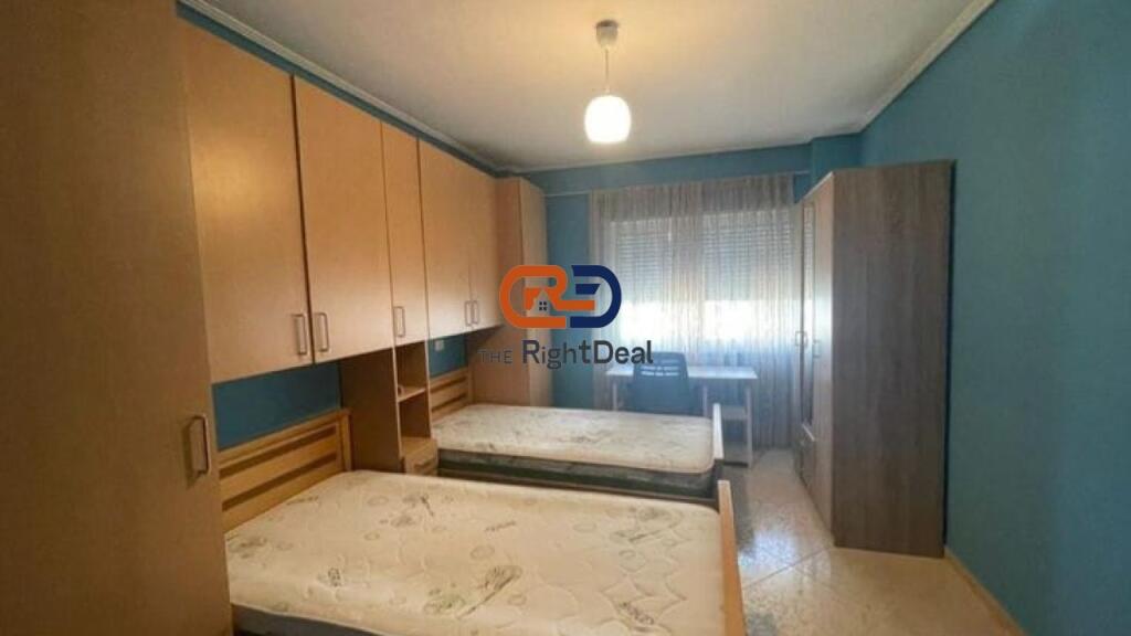 Tek Ish Parku, Shitet Apartament 2+1, Me Orientim Perfekt