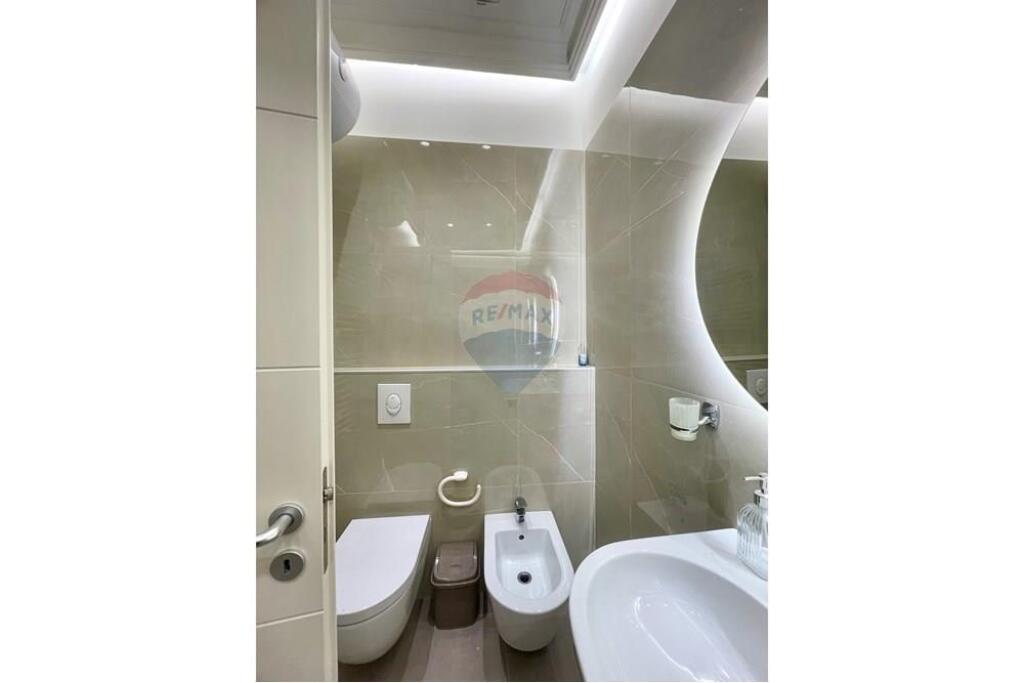 Apartament - Për Qira - Liqeni I Thatë, Tiranë € 750