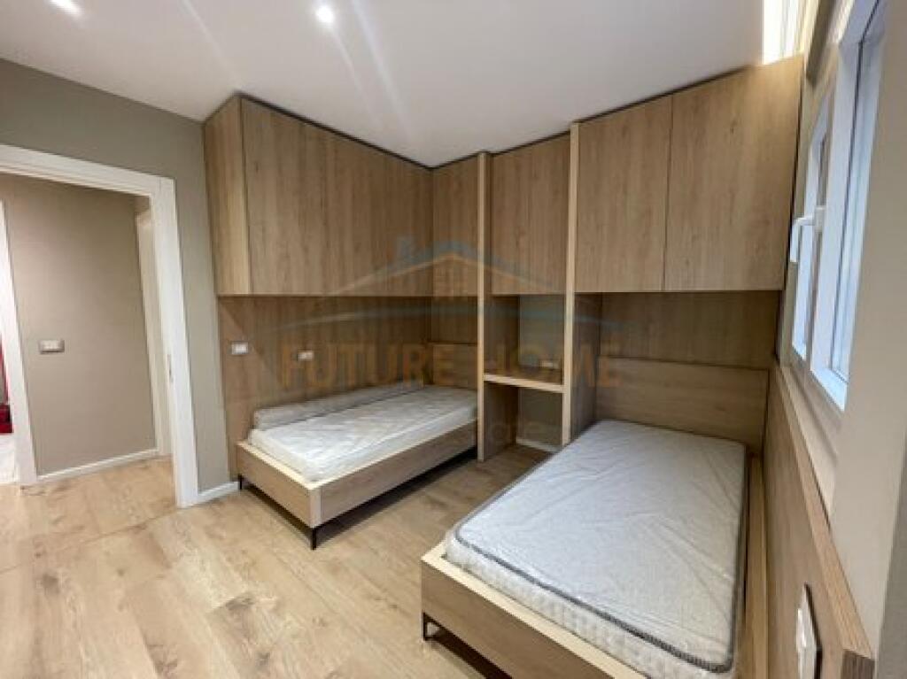 Shitet , Apartament 2+1+2 , Bulevardi Migjeni , Tirane