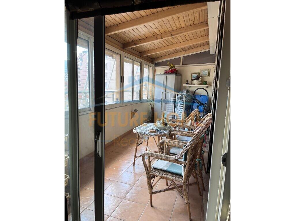 Qera, Apartament 2+1, Rruga e Barrikadave, Tiranë