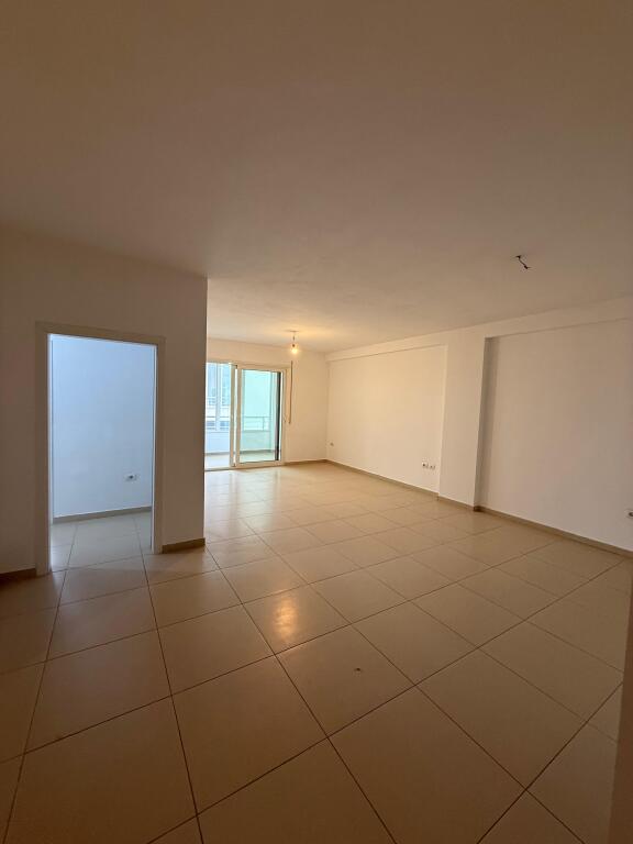 🏡 Apartament për Shitje – 2+1+2 📍 Kinostudio