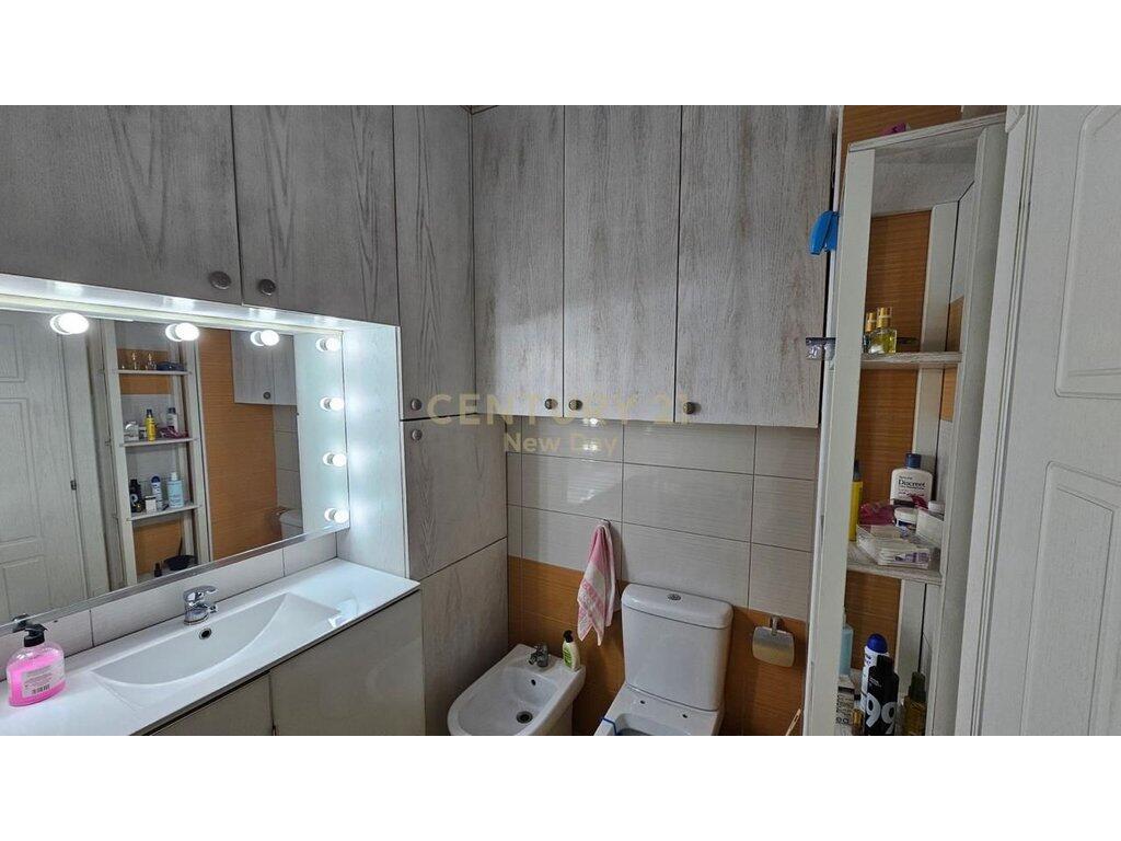 Apartament 2+1+2T Me Qira te Ish Rajoni Durrës - 600€ | 86 m²